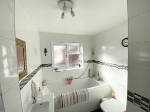 Family Bathroom- click for photo gallery